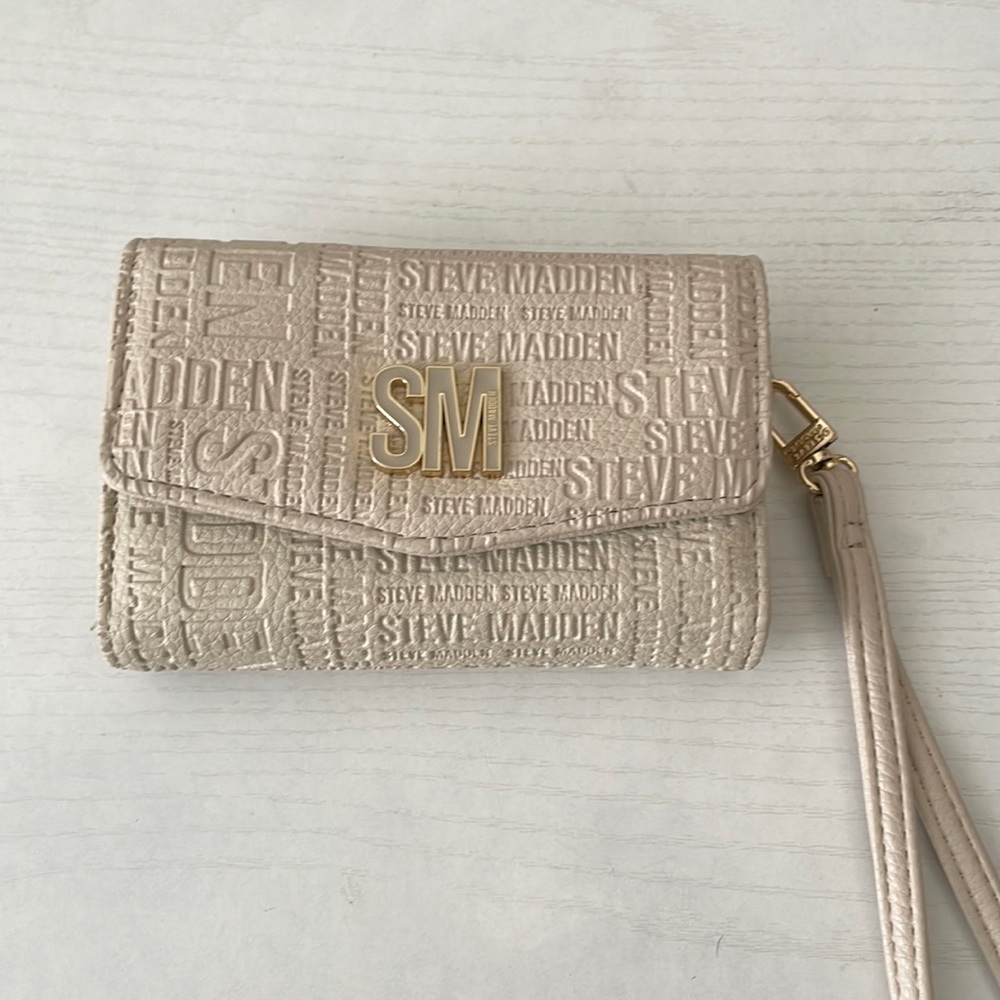 Steven Madden Cream Wrist wallet